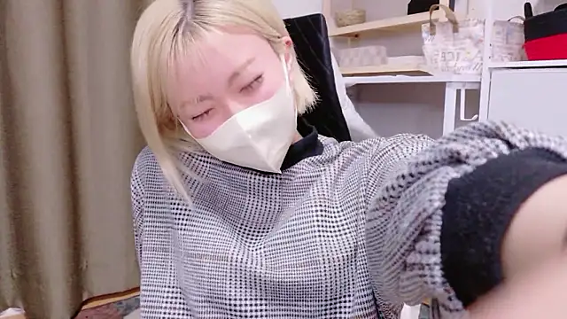 Snapshot of Nana__ch chatting on March 3, 2026, 12:11 pm Nana ch online show from March 3, 2026, 12:11 pm