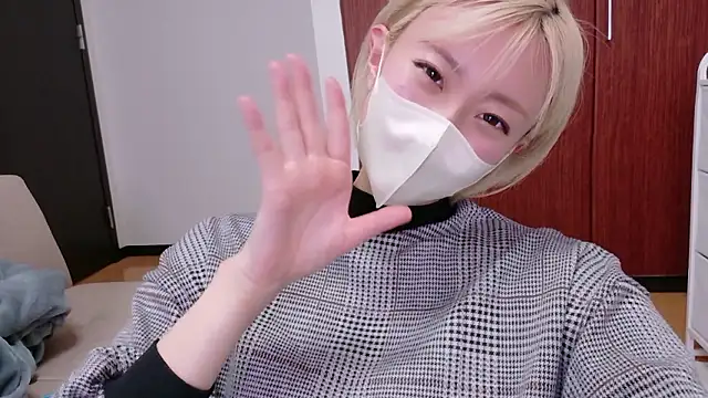 Nana  ch online show from April 1, 2026, 6:16 pm