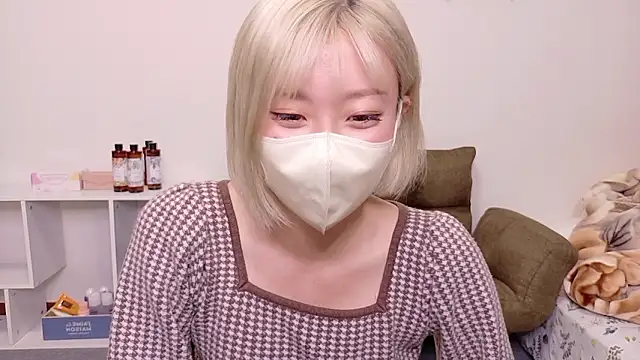 Nana  ch online show from June 9, 2026, 12:28 pm