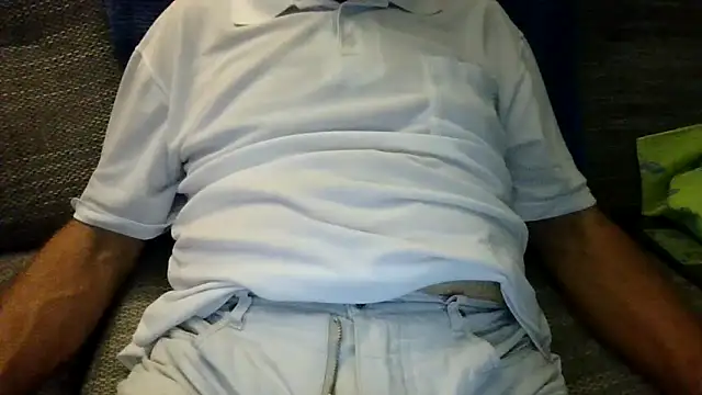 Snapshot of velikifant7 chatting on November 10, 2025, 5:23 pm velikifant7 online show from November 10, 2025, 5:23 pm