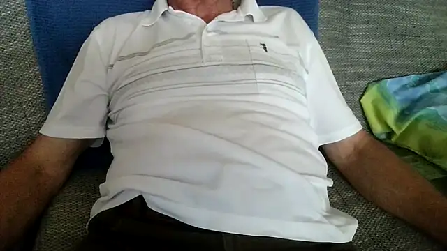 velikifant7 online show from April 28, 2026, 4:23 pm