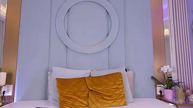 EliaDavis online show from March 4, 2026, 4:29 am