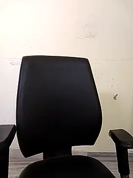 Snapshot of sexy_lips99 chatting on October 3, 2025, 4:09 am sexy lips99 online show from October 3, 2025, 4:09 am