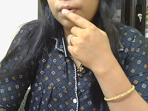 fairy queen07 online show from December 17, 2025, 1:28 pm