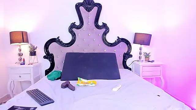 Snapshot of _analyy_ chatting on September 24, 2025, 8:45 pm analyy online show from September 24, 2025, 8:45 pm