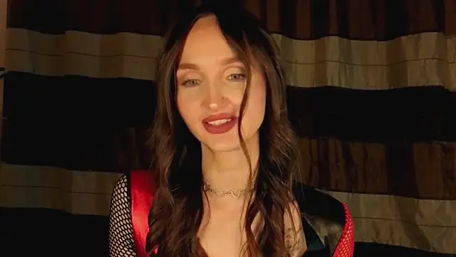 Snapshot of xSweetMissx chatting on September 21, 2025, 10:33 pm xSweetMissx online show from September 21, 2025, 10:33 pm