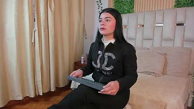 Jade Nmm online show from January 13, 2026, 1:27 pm