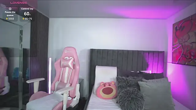 Evellyn clair1 online show from November 7, 2025, 12:21 am