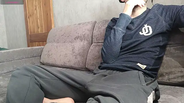 Snapshot of TommyShe1by chatting on September 18, 2025, 8:49 am TommyShe1by online show from September 18, 2025, 8:49 am