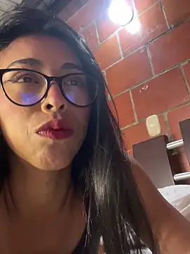 Emma  cumlovee online show from May 7, 2026, 11:48 am