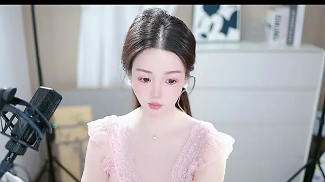 Snapshot of abbyli12 chatting on October 26, 2025, 1:06 pm abbyli12 online show from October 26, 2025, 1:06 pm