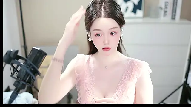 Snapshot of abbyli12 chatting on November 7, 2025, 4:07 pm abbyli12 online show from November 7, 2025, 4:07 pm