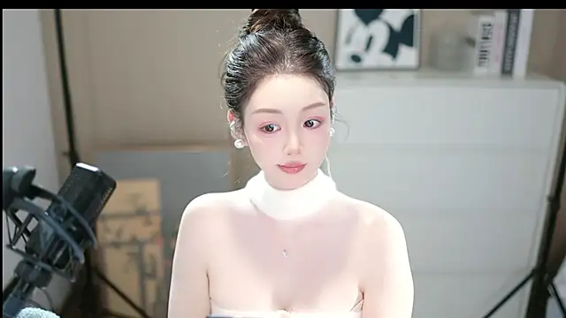 Snapshot of abbyli12 chatting on November 17, 2025, 3:29 pm abbyli12 online show from November 17, 2025, 3:29 pm