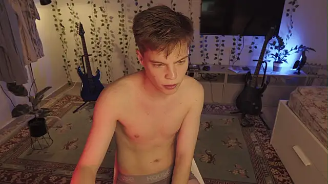 Snapshot of RusBradPitt chatting on September 30, 2025, 11:04 am RusBradPitt online show from September 30, 2025, 11:04 am