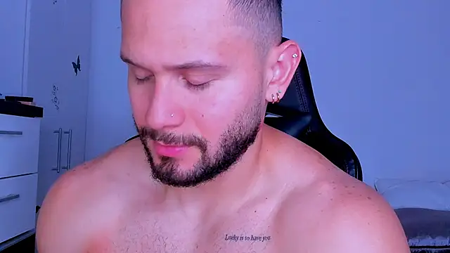 andrewcorey1 online show from September 20, 2025, 10:49 am