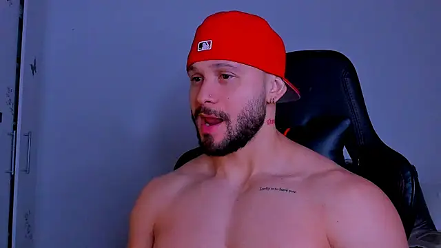 andrewcorey1 online show from September 26, 2025, 1:31 am