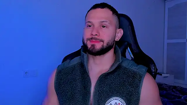 andrewcorey1 online show from October 2, 2025, 5:47 am