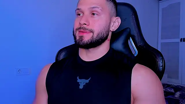 andrewcorey1 online show from October 2, 2025, 5:53 pm