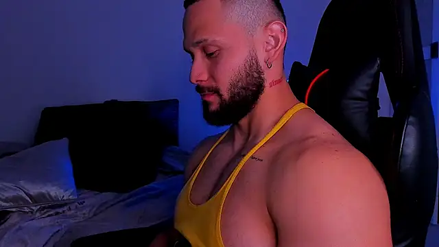 andrewcorey1 online show from October 28, 2025, 11:29 pm