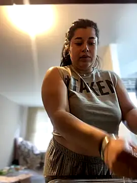 Tokio Sakura online show from October 2, 2025, 6:37 pm