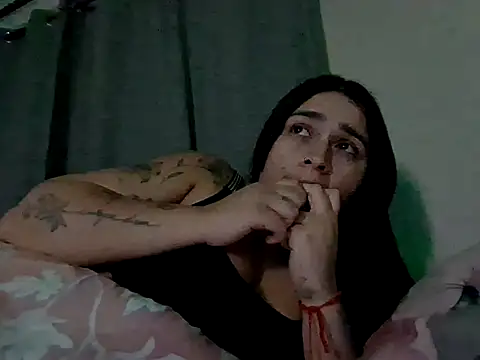 Denisutra777 online show from May 7, 2026, 4:51 am