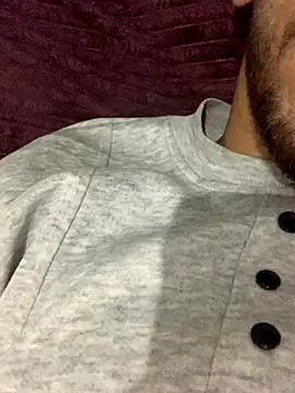 3Omar45 online show from November 17, 2025, 9:09 pm