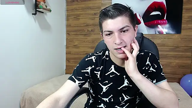 Snapshot of taner_king chatting on October 16, 2025, 3:07 am taner king online show from October 16, 2025, 3:07 am