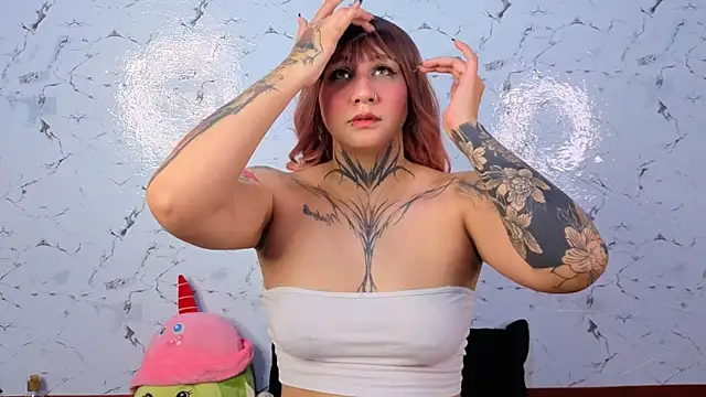 andrea miller1 online show from September 29, 2025, 3:55 am