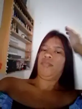 Snapshot of Burbuja16 chatting on October 24, 2025, 9:55 pm Burbuja16 online show from October 24, 2025, 9:55 pm