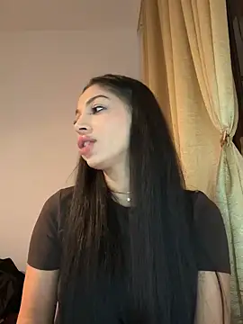 Snapshot of Bella_Vixen_ chatting on October 15, 2025, 7:03 pm Bella Vixen  online show from October 15, 2025, 7:03 pm