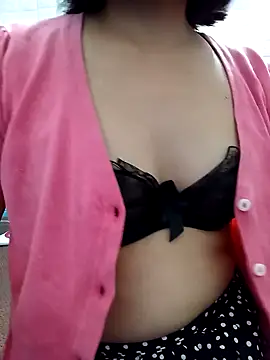 Snapshot of Thaohoa_love chatting on September 16, 2025, 11:22 am Thaohoa love online show from September 16, 2025, 11:22 am