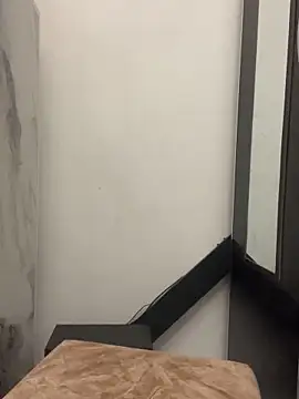 Snapshot of layra_9900 chatting on October 29, 2025, 6:53 pm layra 9900 online show from October 29, 2025, 6:53 pm