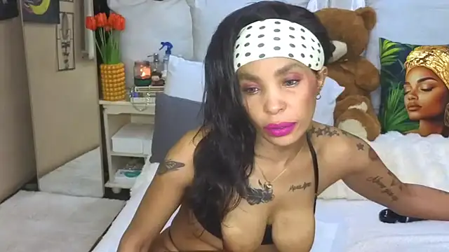 CaramelNatashaxx online show from May 5, 2026, 3:20 pm
