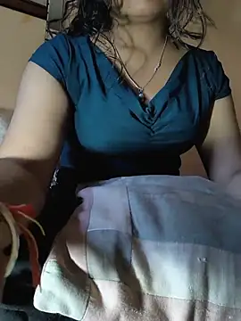 Snapshot of queenbuggi chatting on May 26, 2026, 8:21 am queenbuggi online show from May 26, 2026, 8:21 am