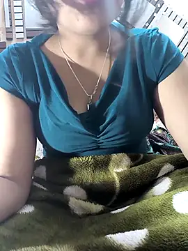 Snapshot of queenbuggi chatting on May 31, 2026, 4:25 pm queenbuggi online show from May 31, 2026, 4:25 pm