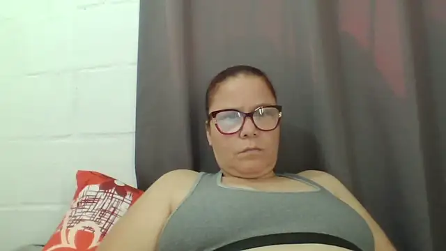 Snapshot of latinamaster chatting on November 17, 2025, 4:13 pm latinamaster online show from November 17, 2025, 4:13 pm
