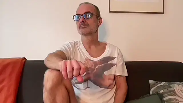 Snapshot of Milkywaymen chatting on December 3, 2025, 12:25 pm Milkywaymen online show from December 3, 2025, 12:25 pm