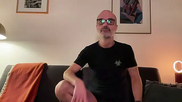 Snapshot of Milkywaymen chatting on January 7, 2026, 6:43 pm Milkywaymen online show from January 7, 2026, 6:43 pm