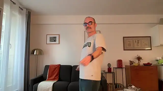 Snapshot of Milkywaymen chatting on February 1, 2026, 12:26 pm Milkywaymen online show from February 1, 2026, 12:26 pm