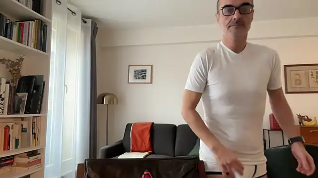 Snapshot of Milkywaymen chatting on February 12, 2026, 11:27 am Milkywaymen online show from February 12, 2026, 11:27 am