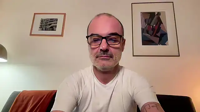 Snapshot of Milkywaymen chatting on February 14, 2026, 6:48 pm Milkywaymen online show from February 14, 2026, 6:48 pm