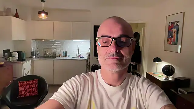 Snapshot of Milkywaymen chatting on March 17, 2026, 8:56 pm Milkywaymen online show from March 17, 2026, 8:56 pm