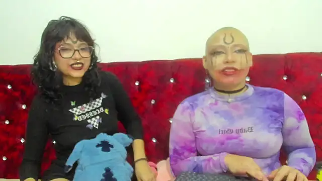 Snapshot of Cherry_vald chatting on October 19, 2025, 10:49 am Cherry vald online show from October 19, 2025, 10:49 am