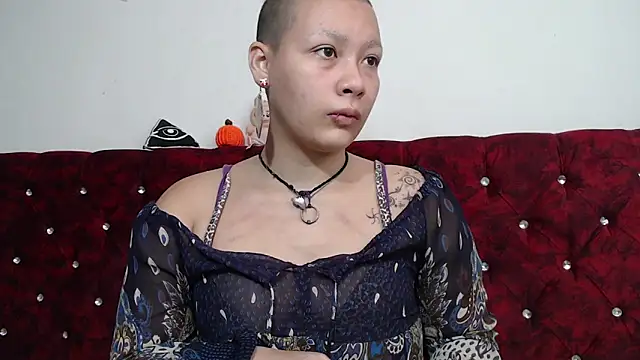 Snapshot of Cherry_vald chatting on November 2, 2025, 12:18 pm Cherry vald online show from November 2, 2025, 12:18 pm