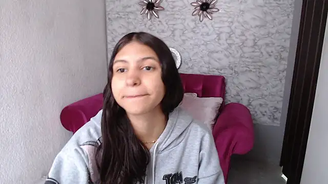 Snapshot of Evagirl69 chatting on March 17, 2026, 12:30 pm Evagirl69 online show from March 17, 2026, 12:30 pm