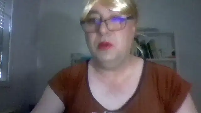 nataliacd online show from September 8, 2025, 3:11 pm