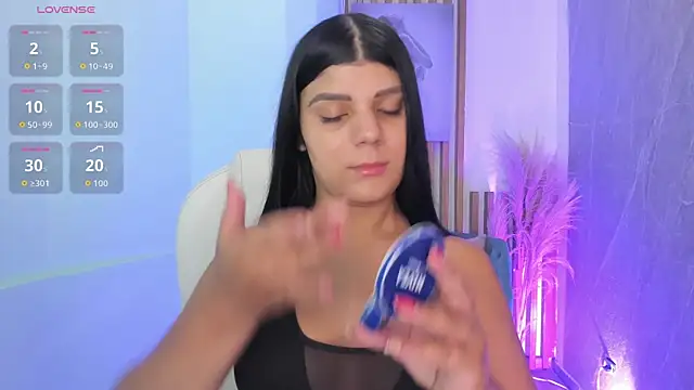 PauliinaBelle  online show from May 9, 2026, 1:49 pm