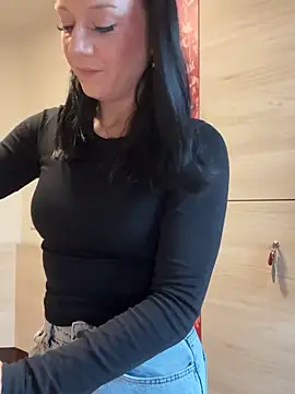 TattooLara online show from October 26, 2025, 9:37 am