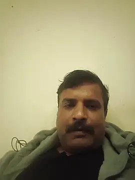 vardh033 online show from October 29, 2025, 2:41 pm