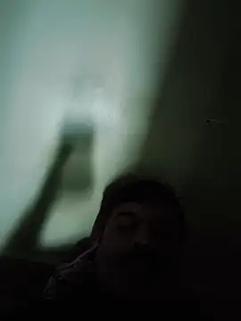 vardh033 online show from October 31, 2025, 11:33 am